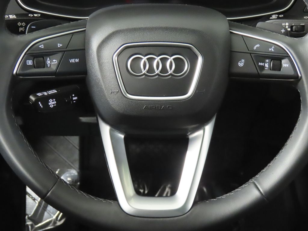 Thumbnail: 2025 Audi Q5 - 16