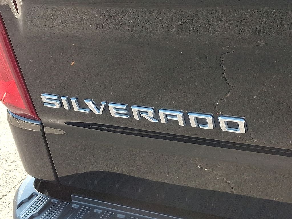 Thumbnail: 2020 Chevrolet Silverado 1500 - 30