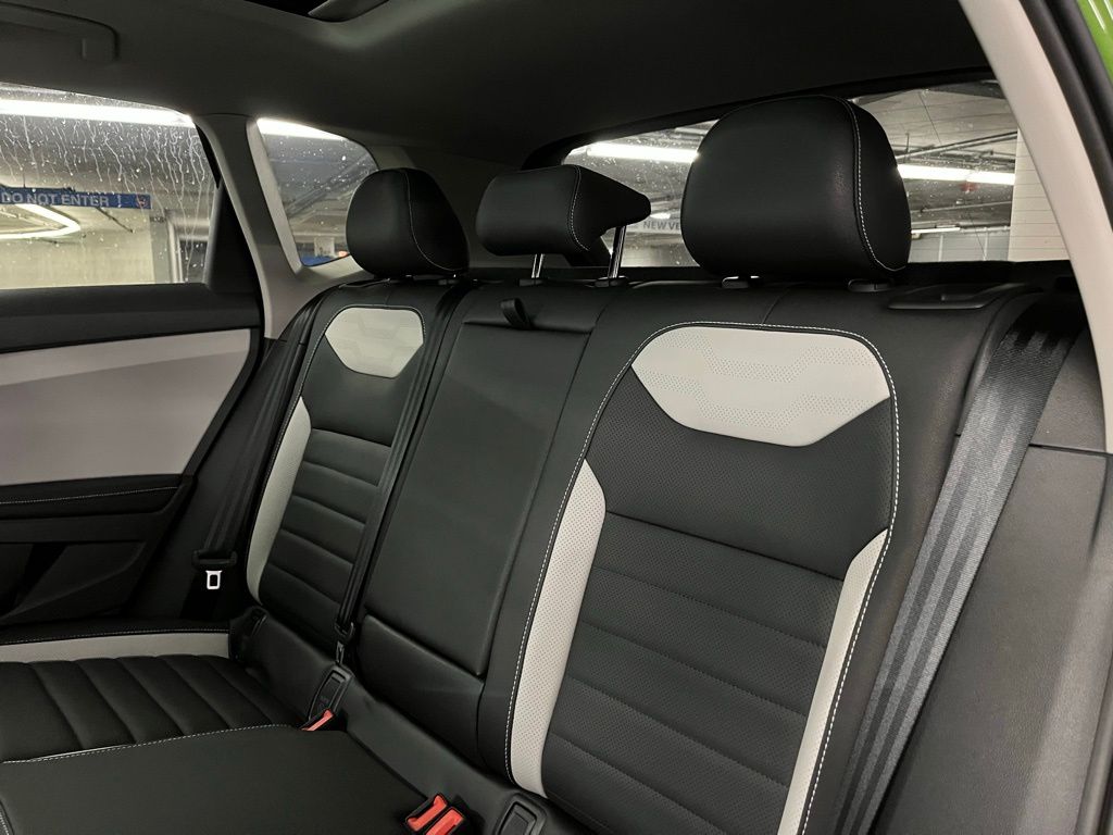 2025 Volkswagen Taos SEL - Photo 21