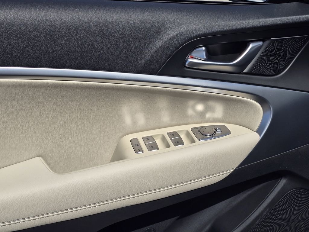 New 2026 White Genesis 2.5T image 15