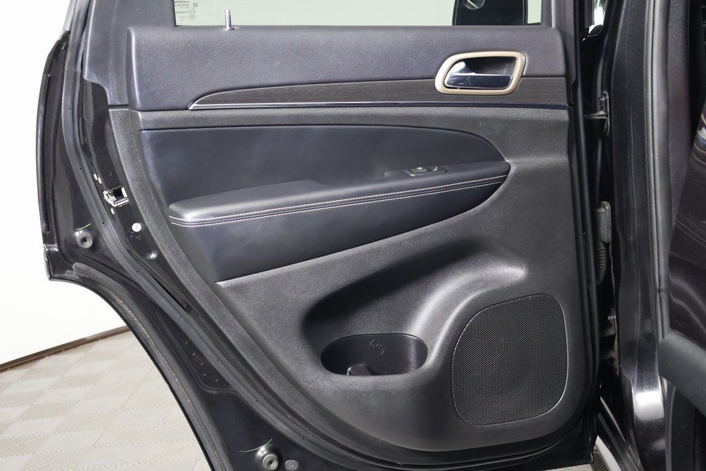 Thumbnail: 2015 Jeep Grand Cherokee - 13