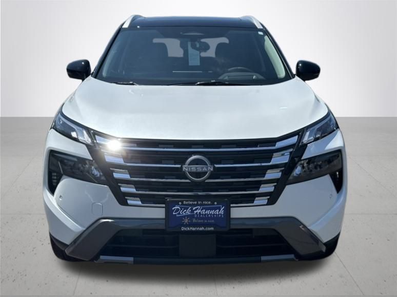 2025 Nissan Rogue SL photo 3