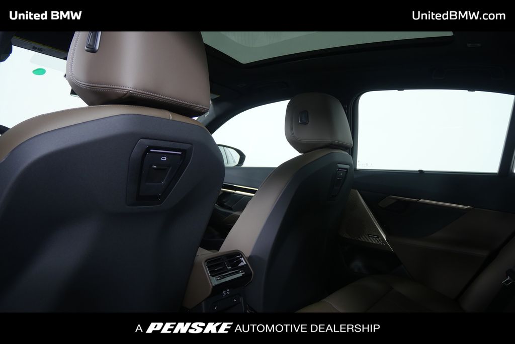 Thumbnail: 2026 BMW 5 Series - 17