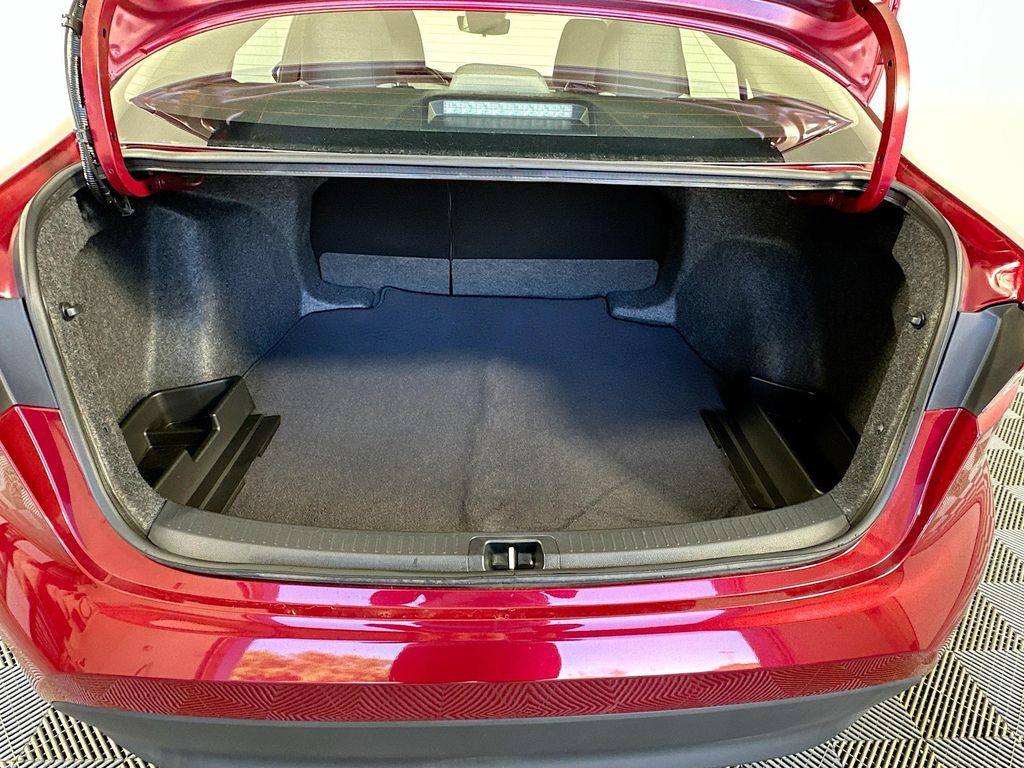 Thumbnail: 2025 Toyota Corolla - 25