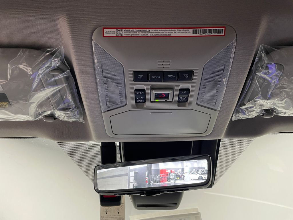 Thumbnail: 2025 Toyota RAV4 - 31