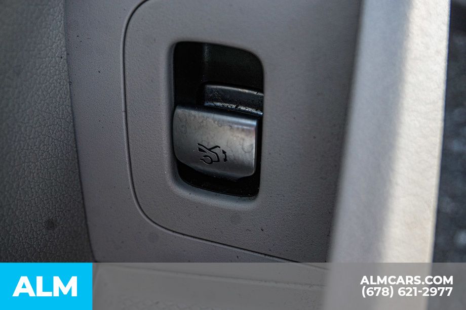 Used 2023 White Mercedes-Benz Base image 51