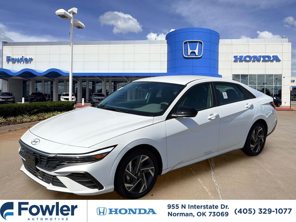 Serenity White 2025 Hyundai Elantra Sedan Front-Wheel Drive Continuously Variable Transmission