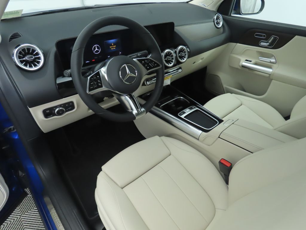 2025 Mercedes-Benz GLA 250 9