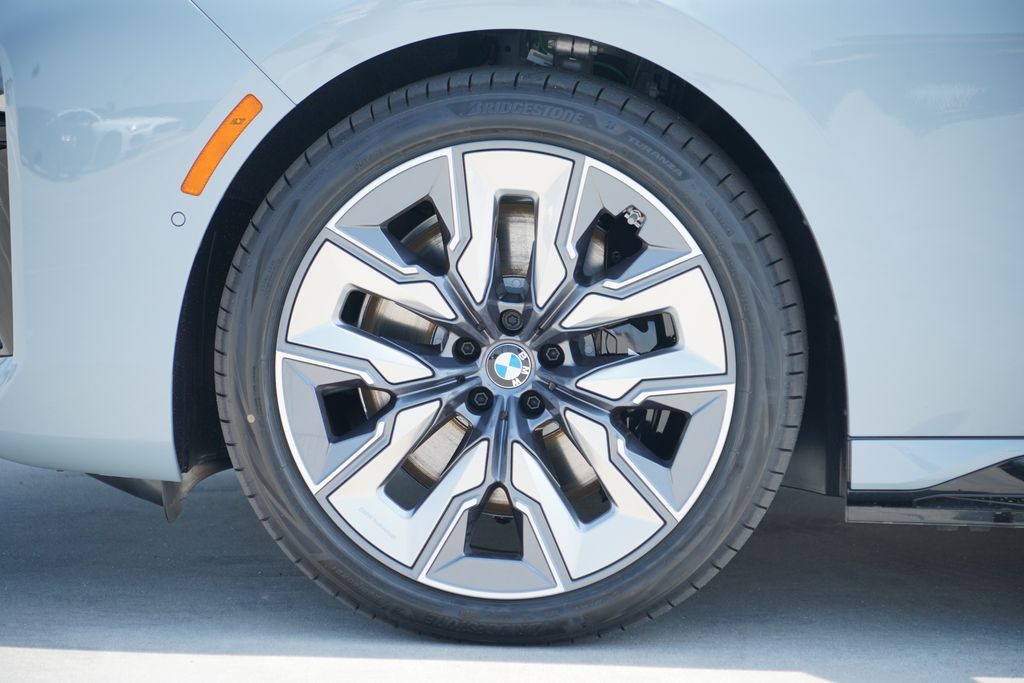 Thumbnail: 2026 BMW i7 - 5