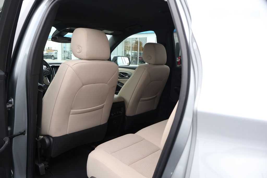 Thumbnail: 2023 Chevrolet Traverse - 32