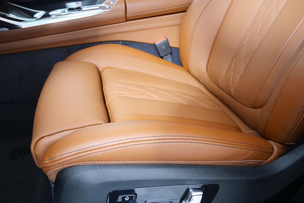 Thumbnail: 2026 BMW X7 - 11