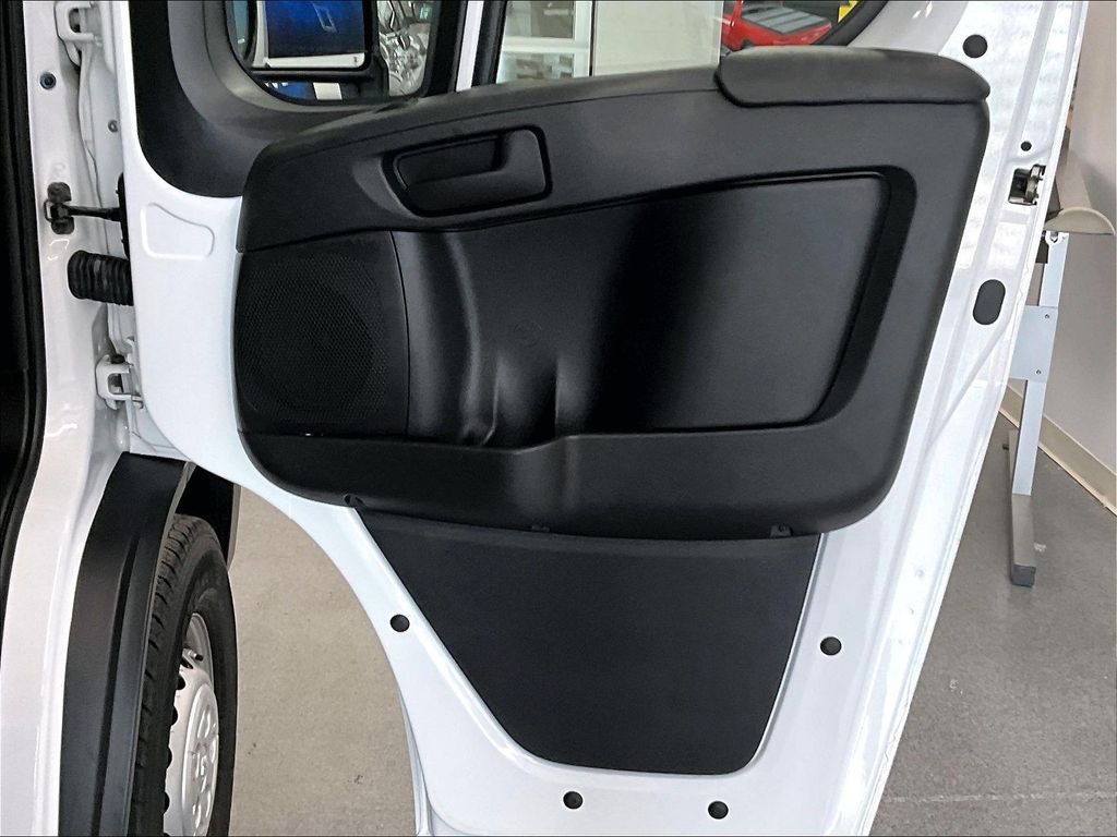2025 Ram ProMaster 2500 — photo 12