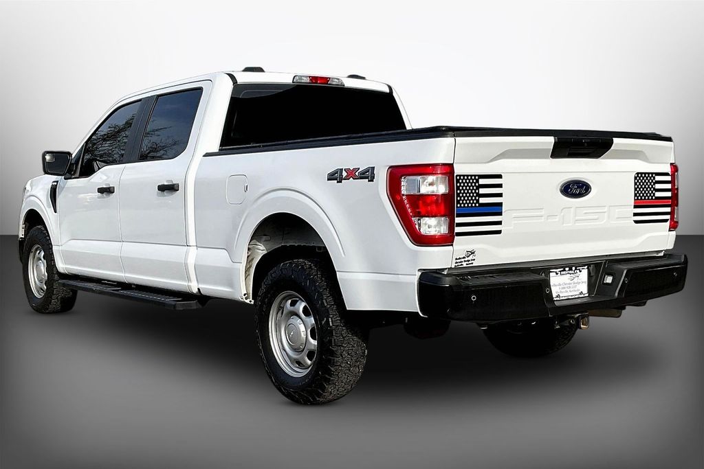 View vehicle photo 4