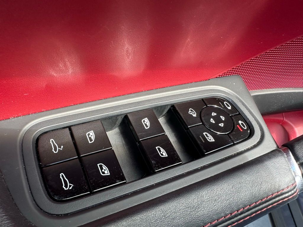 Thumbnail: 2021 Porsche Cayenne - 15