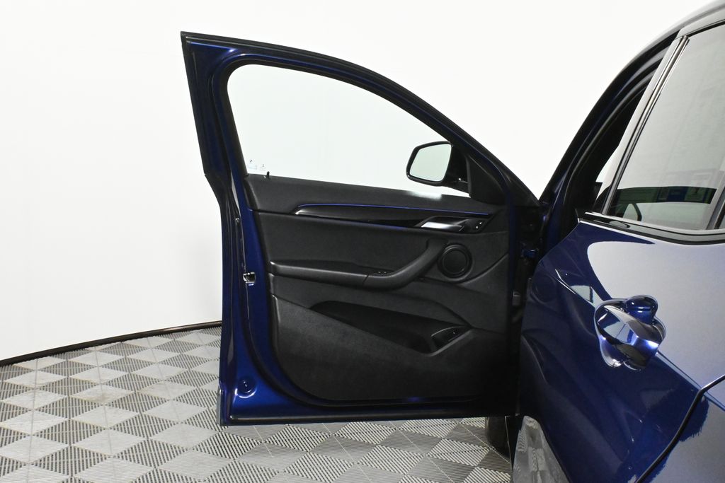 2020 BMW X2 xDrive28i 32
