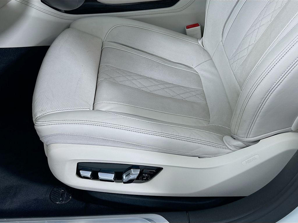 Thumbnail: 2020 BMW 7 Series - 20