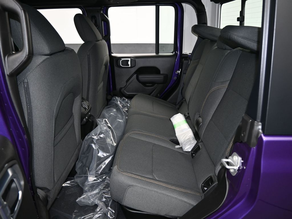 New 2026 reign Jeep Sport image 28