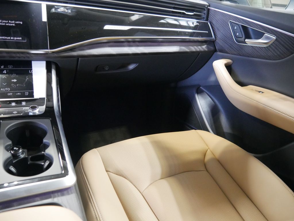 Thumbnail: 2026 Audi Q8 - 25