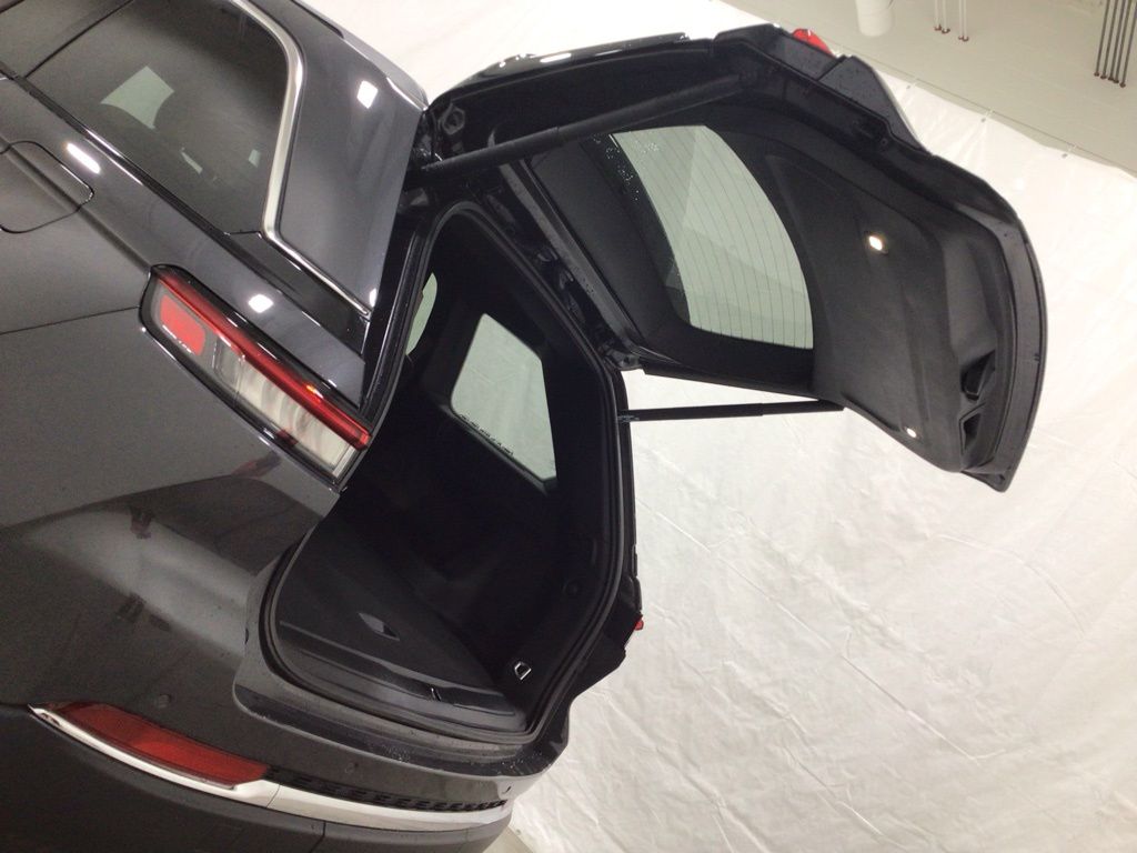 Used 2025 Jeep Grand Cherokee SUV