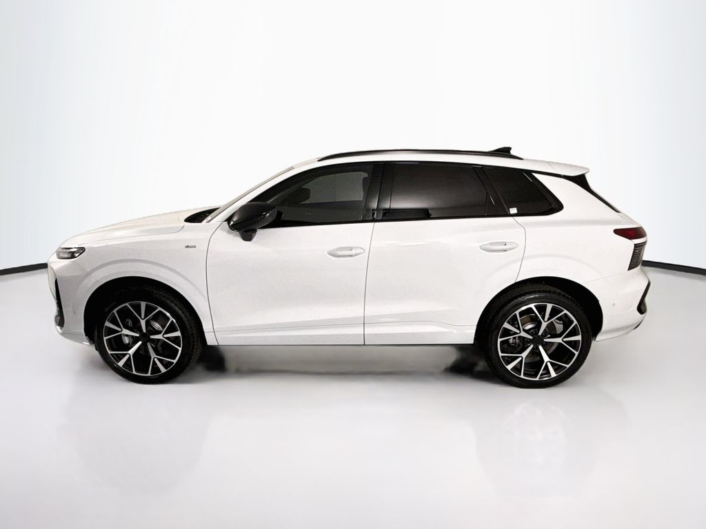 Thumbnail: 2026 Audi Q3 - 8
