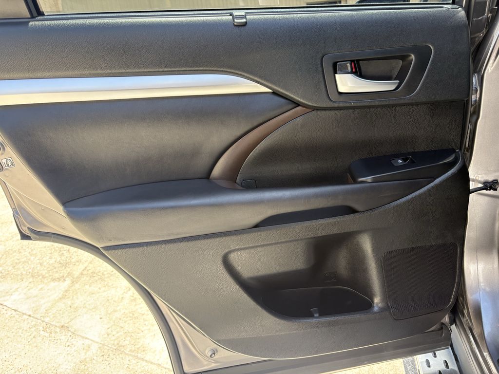 2019 Toyota Highlander XLE Gray at Gullo Toyota