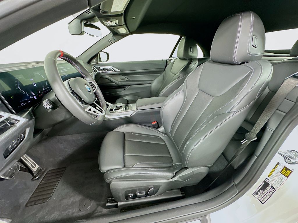 Thumbnail: 2025 BMW 4 Series - 21