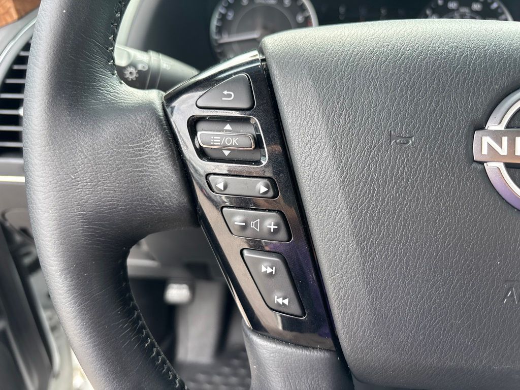 Used 2023 White Nissan SL image 23