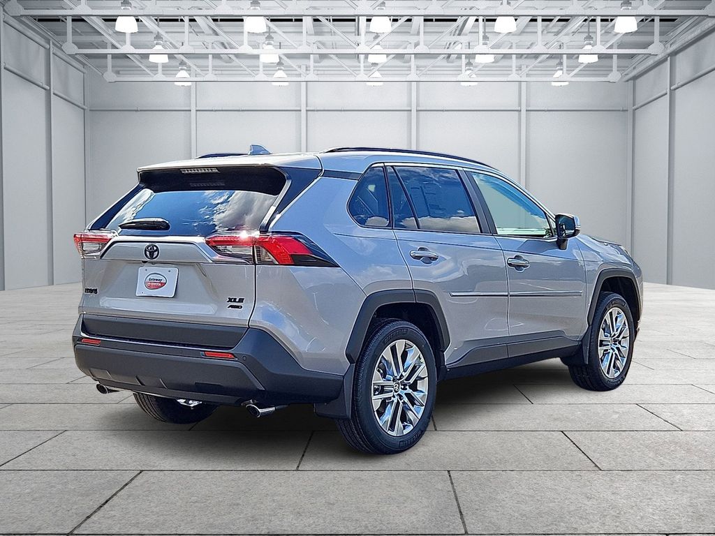 Thumbnail: 2025 Toyota RAV4 - 6