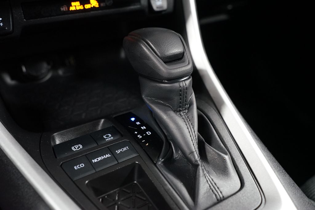 Thumbnail: 2024 Toyota RAV4 - 21