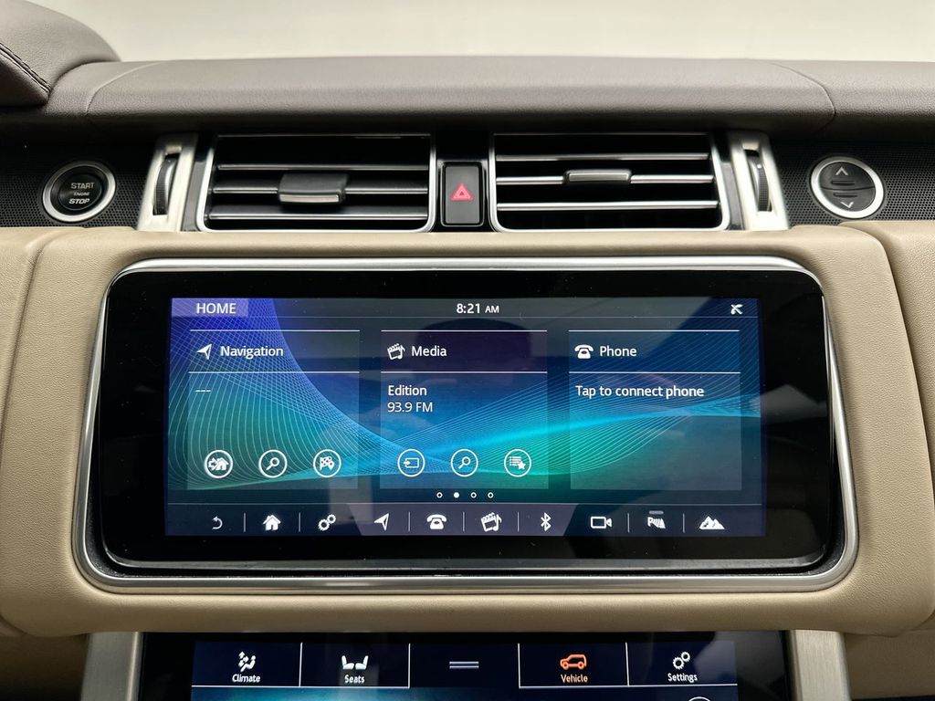 Thumbnail: 2019 Land Rover Range Rover - 14