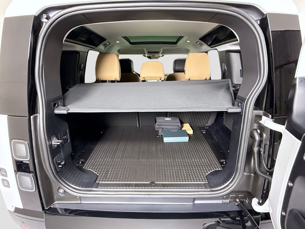 Thumbnail: 2026 Land Rover Defender - 31
