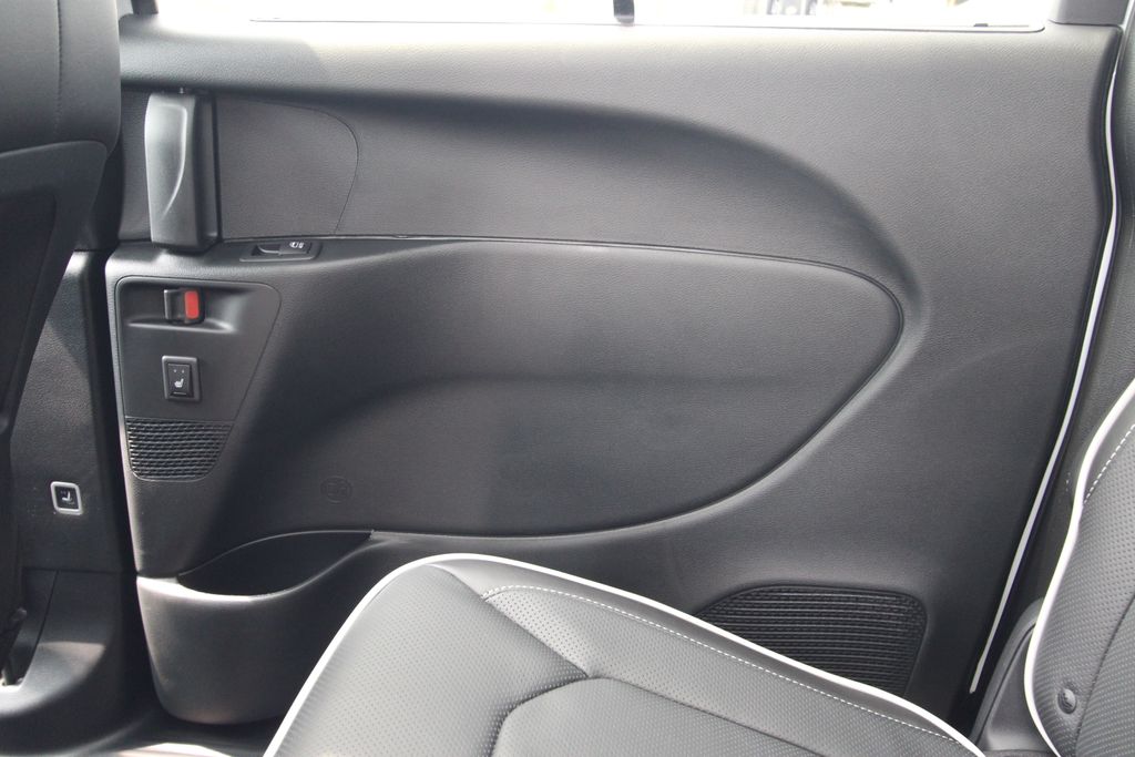 New 2027 Chrysler Pacifica Van