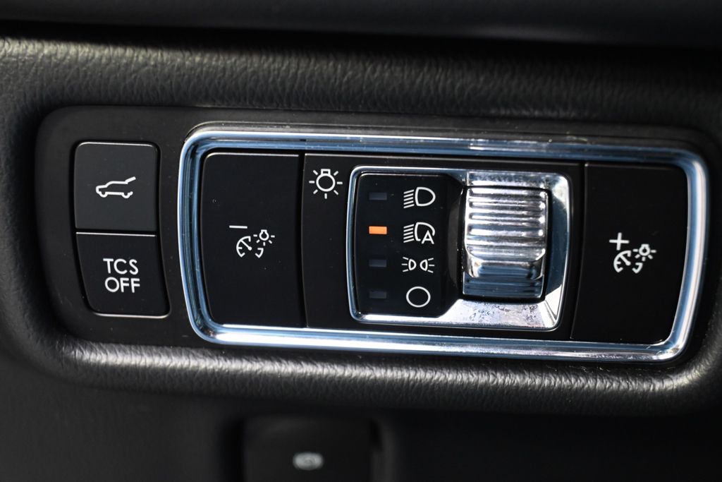 Certified Used 2023 Blue Lincoln Reserve image 24