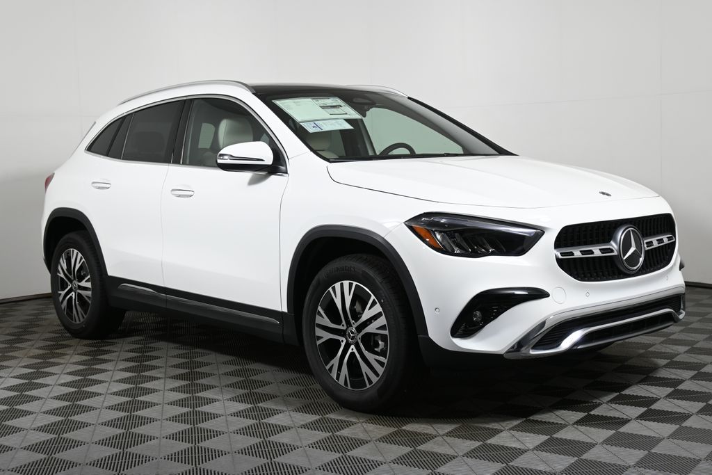 2025 Mercedes-Benz GLA 250 4MATIC 8