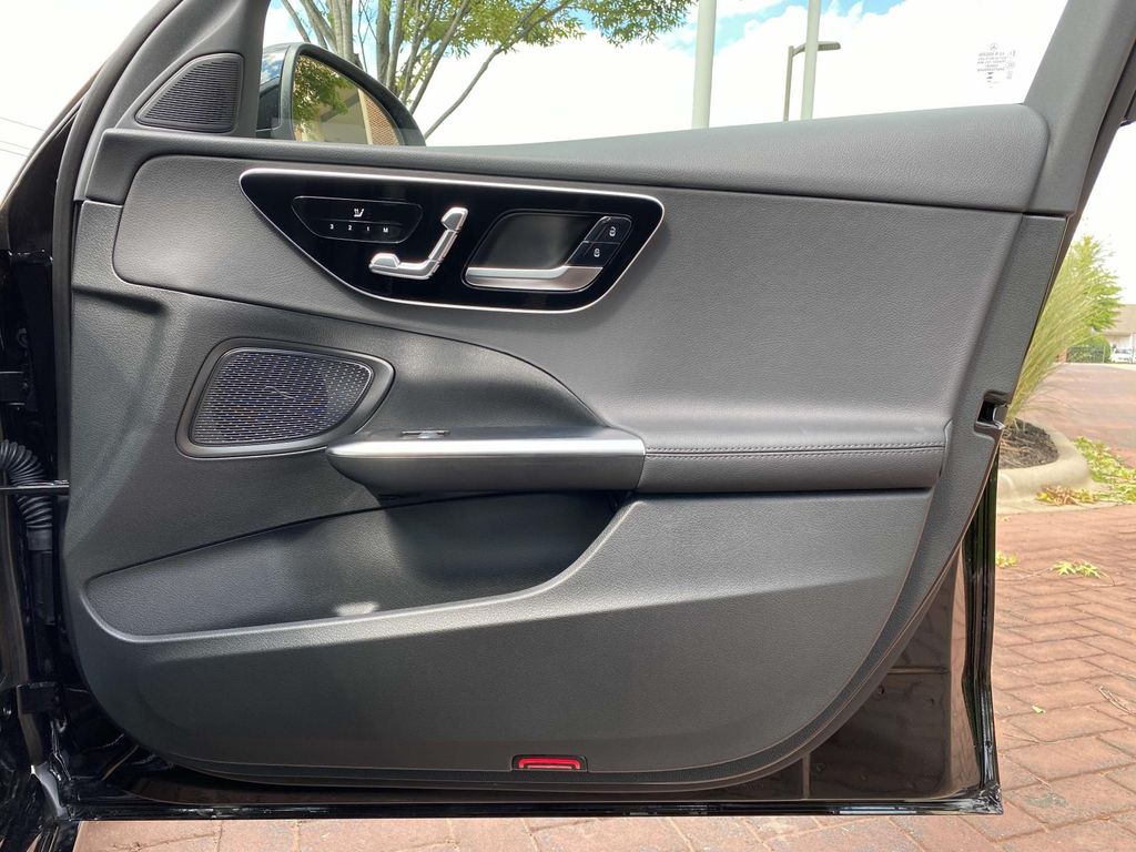 Thumbnail: 2024 Mercedes-Benz C-Class - 9