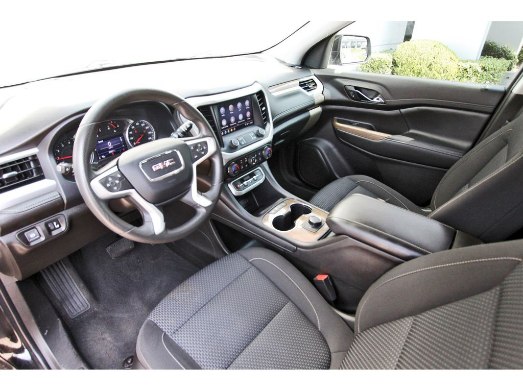 2023 GMC Acadia SLE - 11