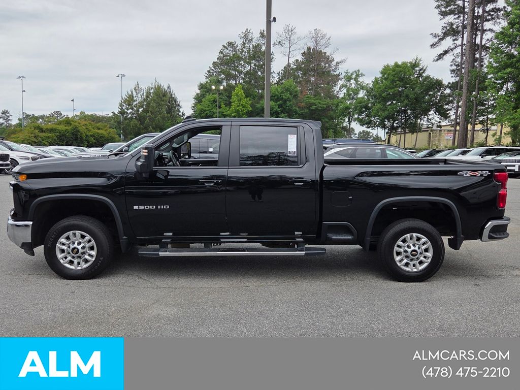 Used 2025 Black Chevrolet LT image 5