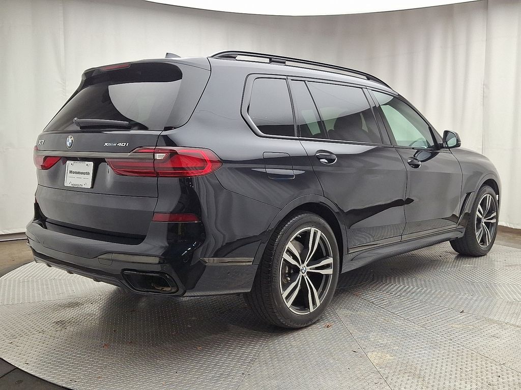 Thumbnail: 2021 BMW X7 - 4