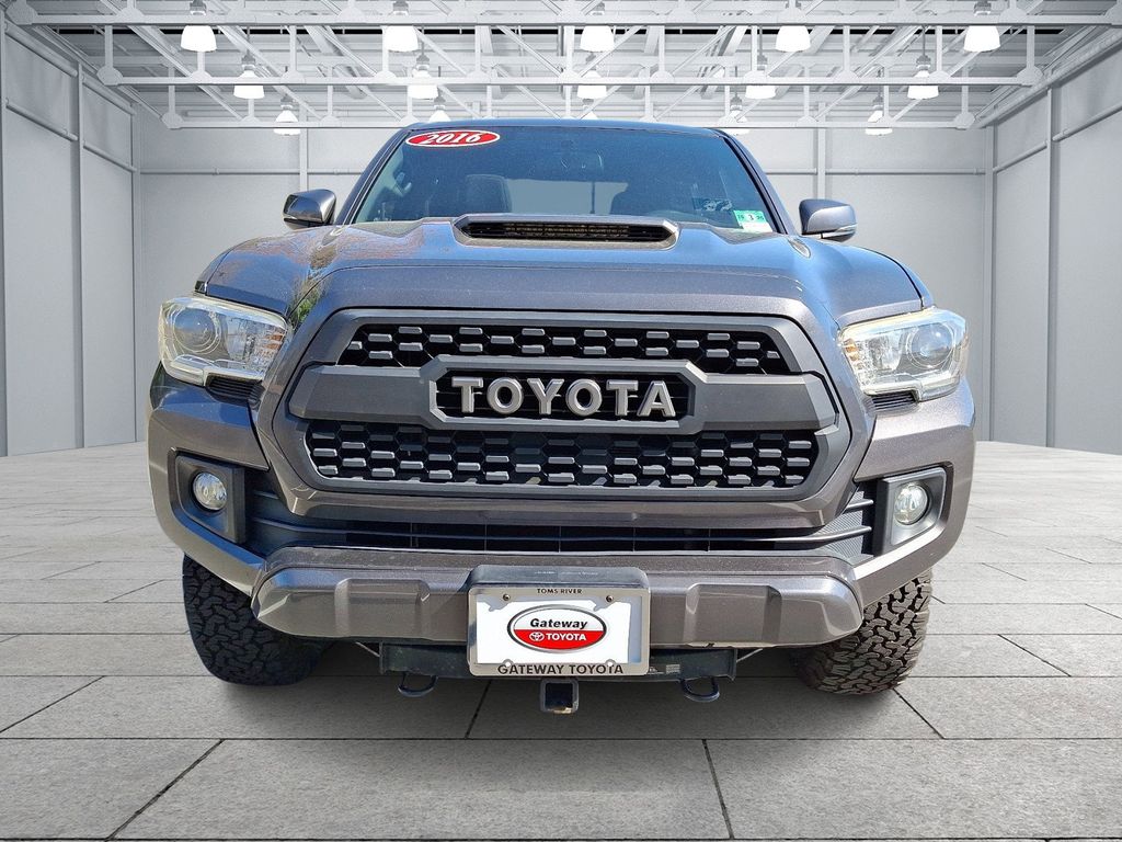 2016 Toyota Tacoma TRD Sport 2