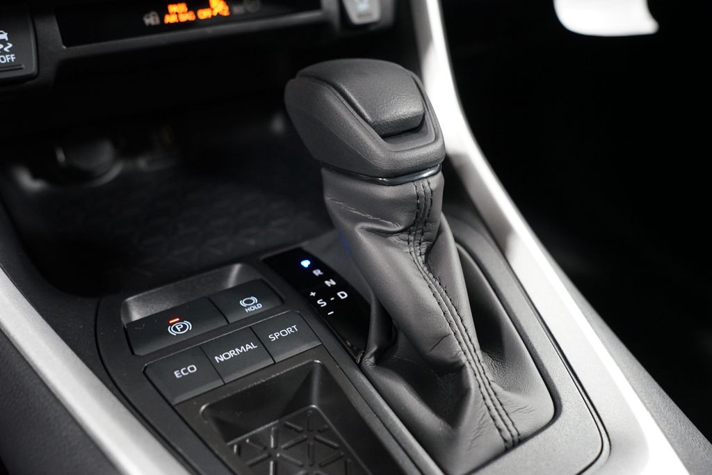 Thumbnail: 2025 Toyota RAV4 - 21