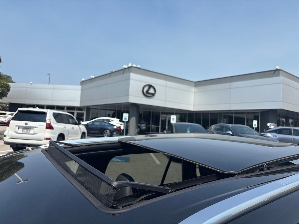 Thumbnail: 2026 Lexus TX - 10