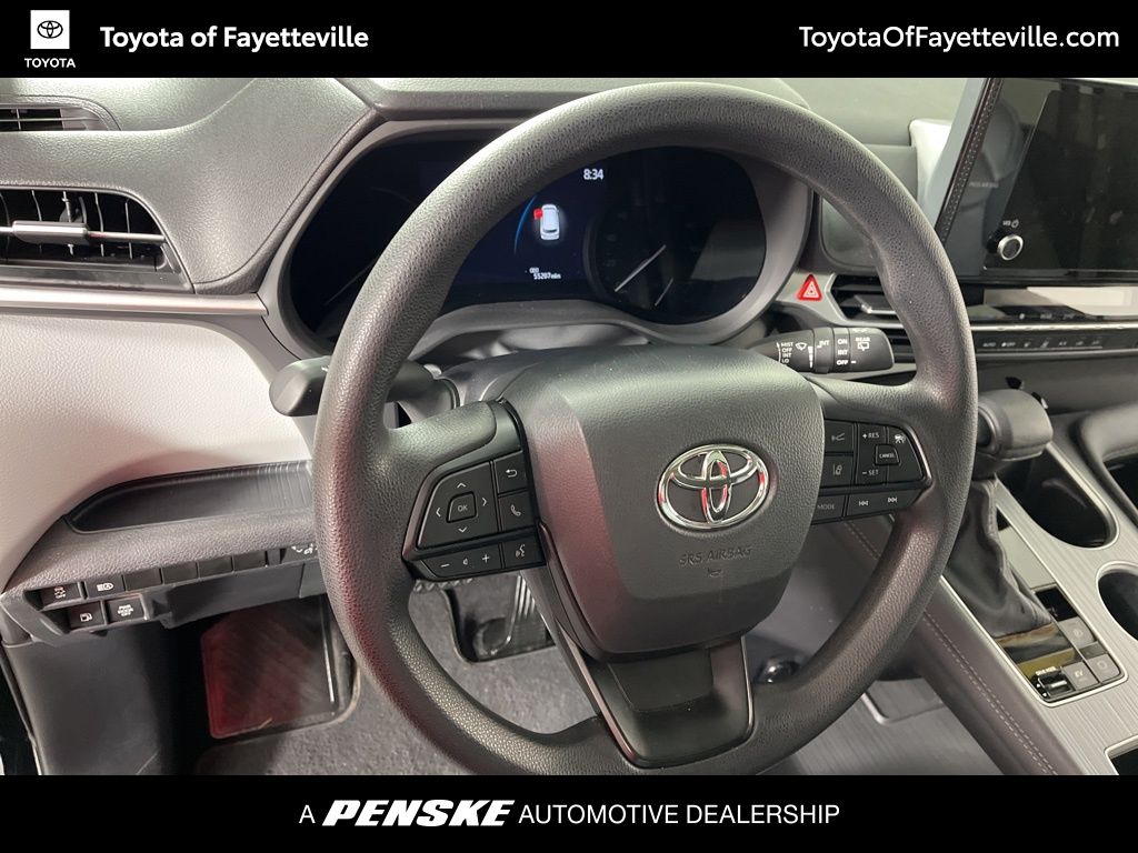 Thumbnail: 2025 Toyota Sienna - 30