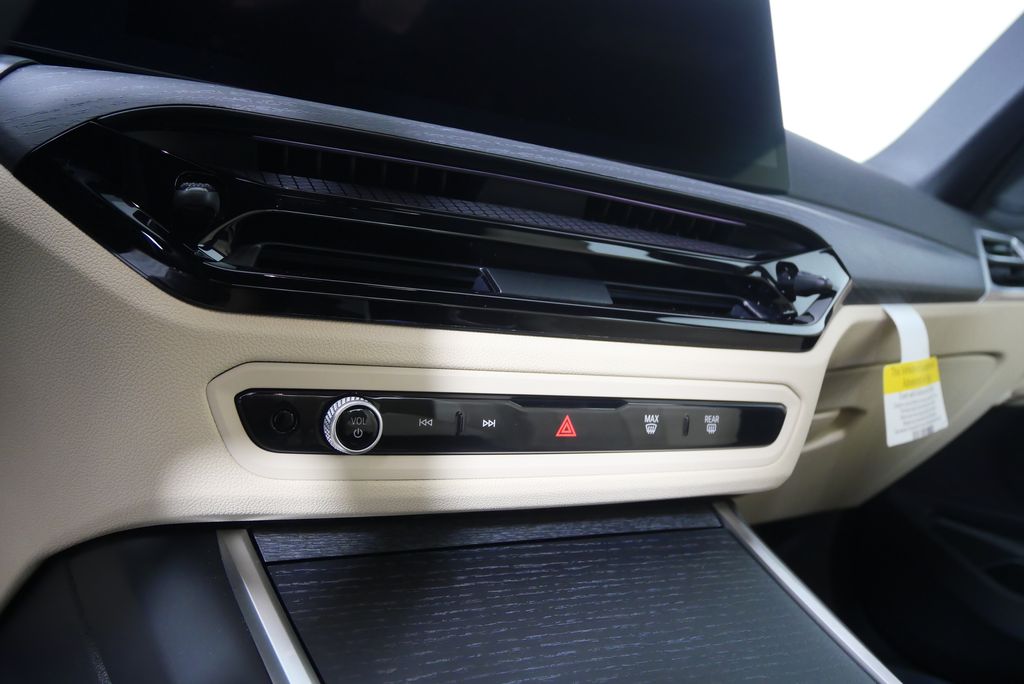 Thumbnail: 2026 BMW 3 Series - 21