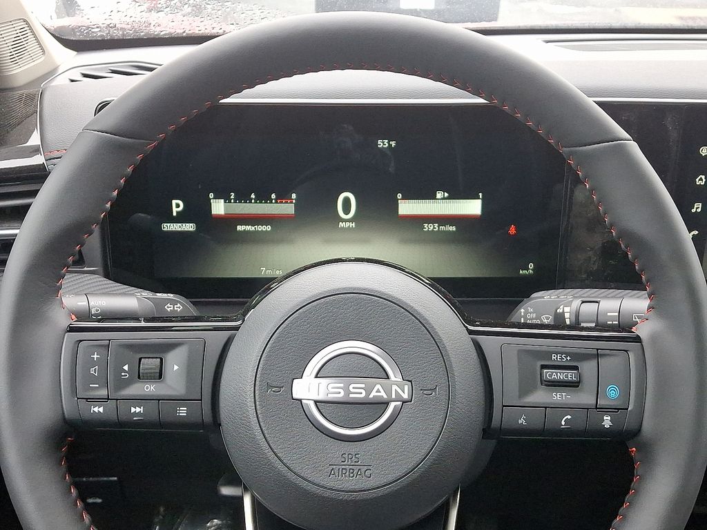 2025 Nissan Kicks SR 9