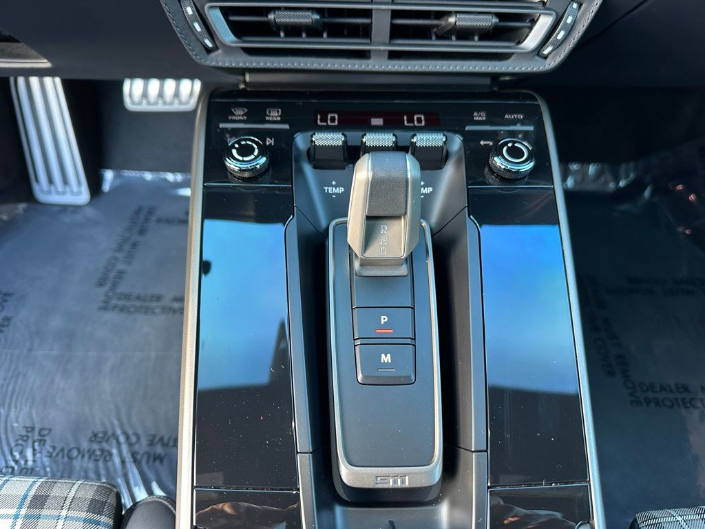 Thumbnail: 2025 Porsche 911 - 26