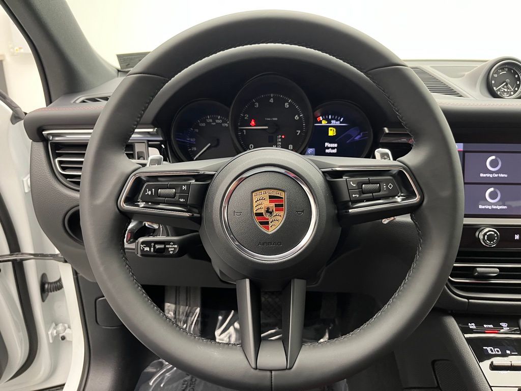 Thumbnail: 2026 Porsche Macan - 12