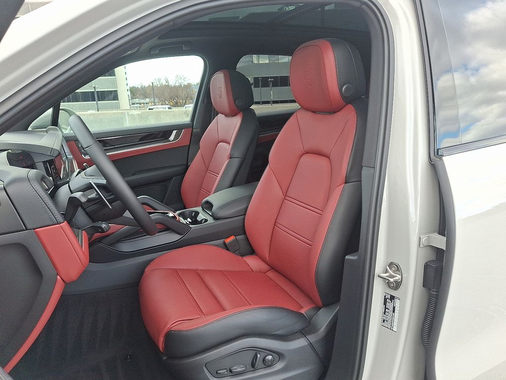 Thumbnail: 2026 Porsche Cayenne - 15