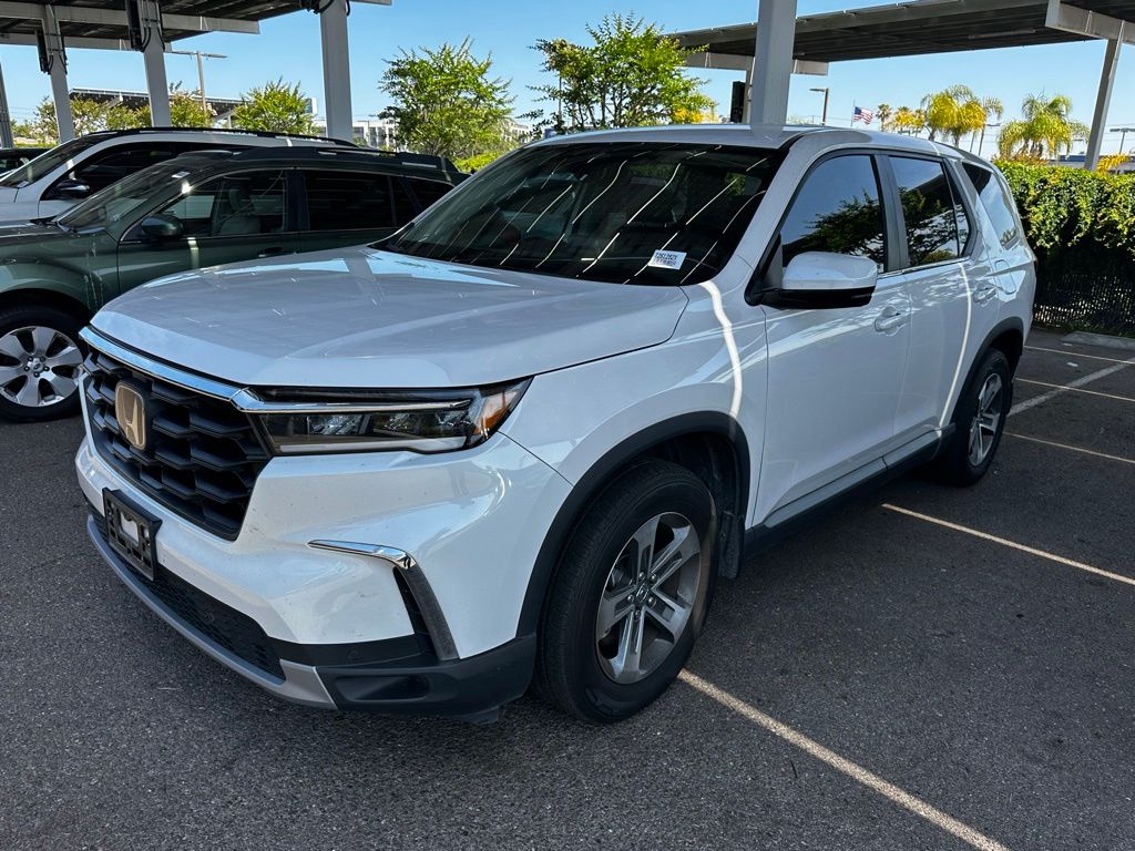 View vehicle photo 4