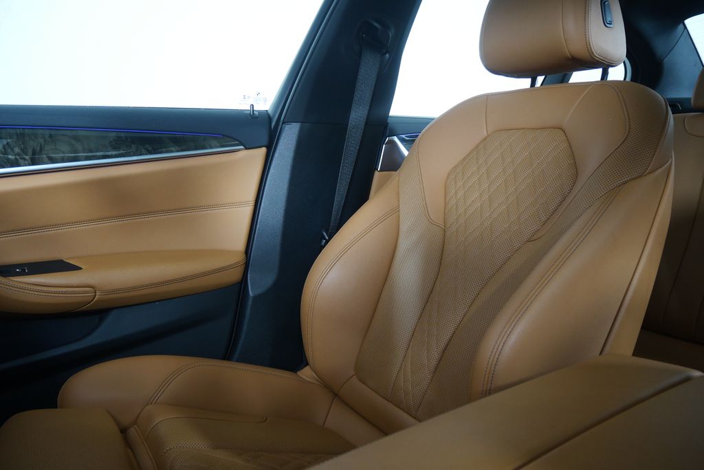 Thumbnail: 2023 BMW 5 Series - 28