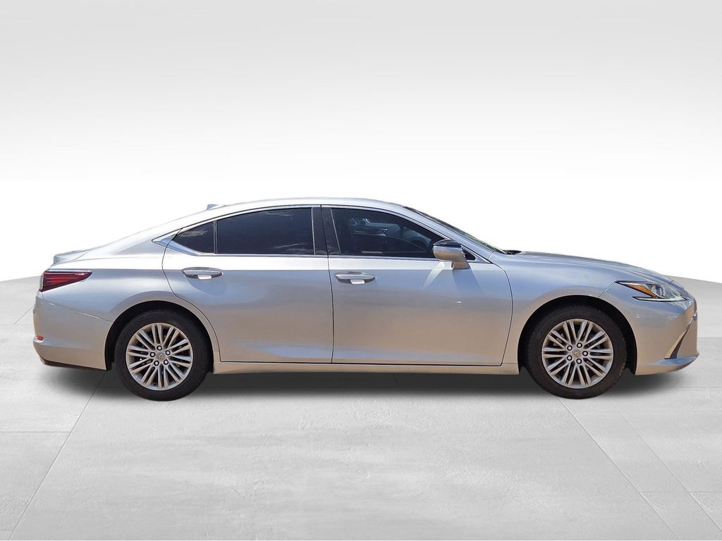 Used 2022 Lexus ES Sedan
